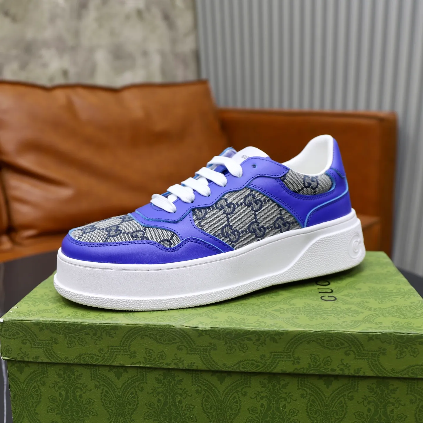 Men's shoes: 400💰🙅‍♂️🙅‍♂️🙅‍♂️ Brand: GUCCI Standard code: 38-44 (45 customized) Grade: Same as the official website Material: Original leather splicing brand cloth Comfortable and breathable sheepskin lining Lightweight wear-resistant outsole Style category: Men's fashion casual shoes Sports shoes Distinguished luxury brand elements Top luxury Color: actual picture color